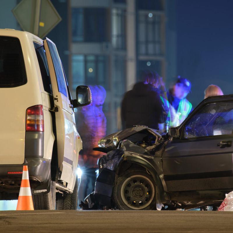 Traffic accident at night due to a drunk driver.