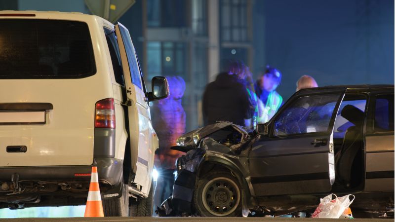 Traffic accident at night due to a drunk driver.