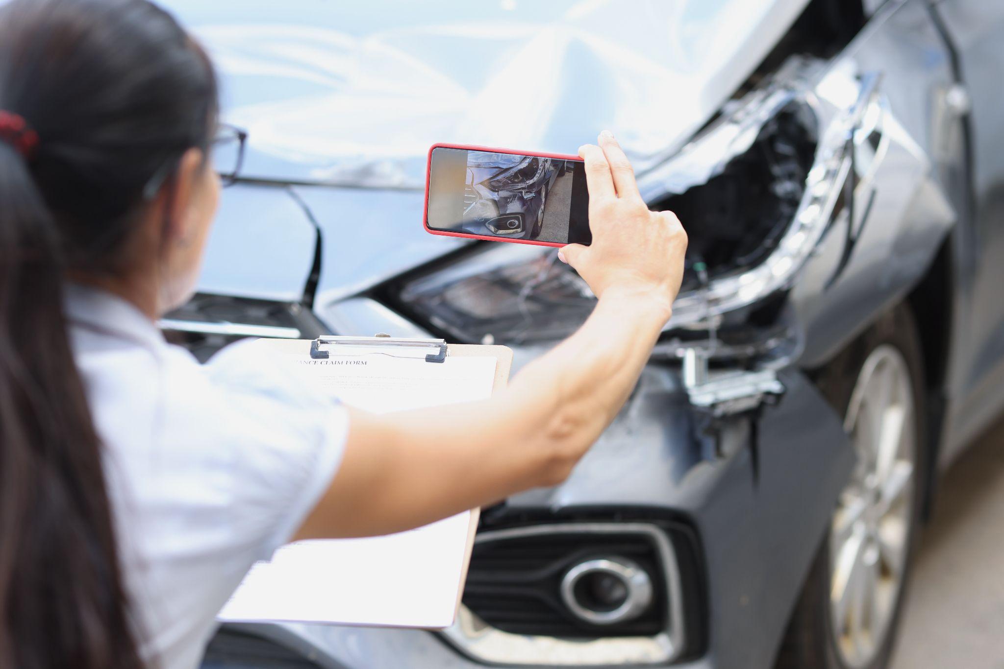 Ajustador de seguros de accidentes automovilísticos